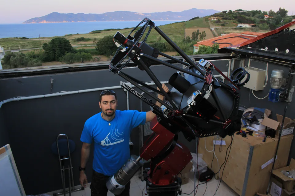 Nikos Paschalis with the Officina Stellare RC 400 on the Paramount ME, on the observatory terrace